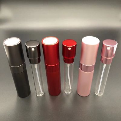 Frauen nehmen Reise Travalo-Parfüm-Zerstäuber-nachfüllbaren Spray 7ml 0.23oz ab
